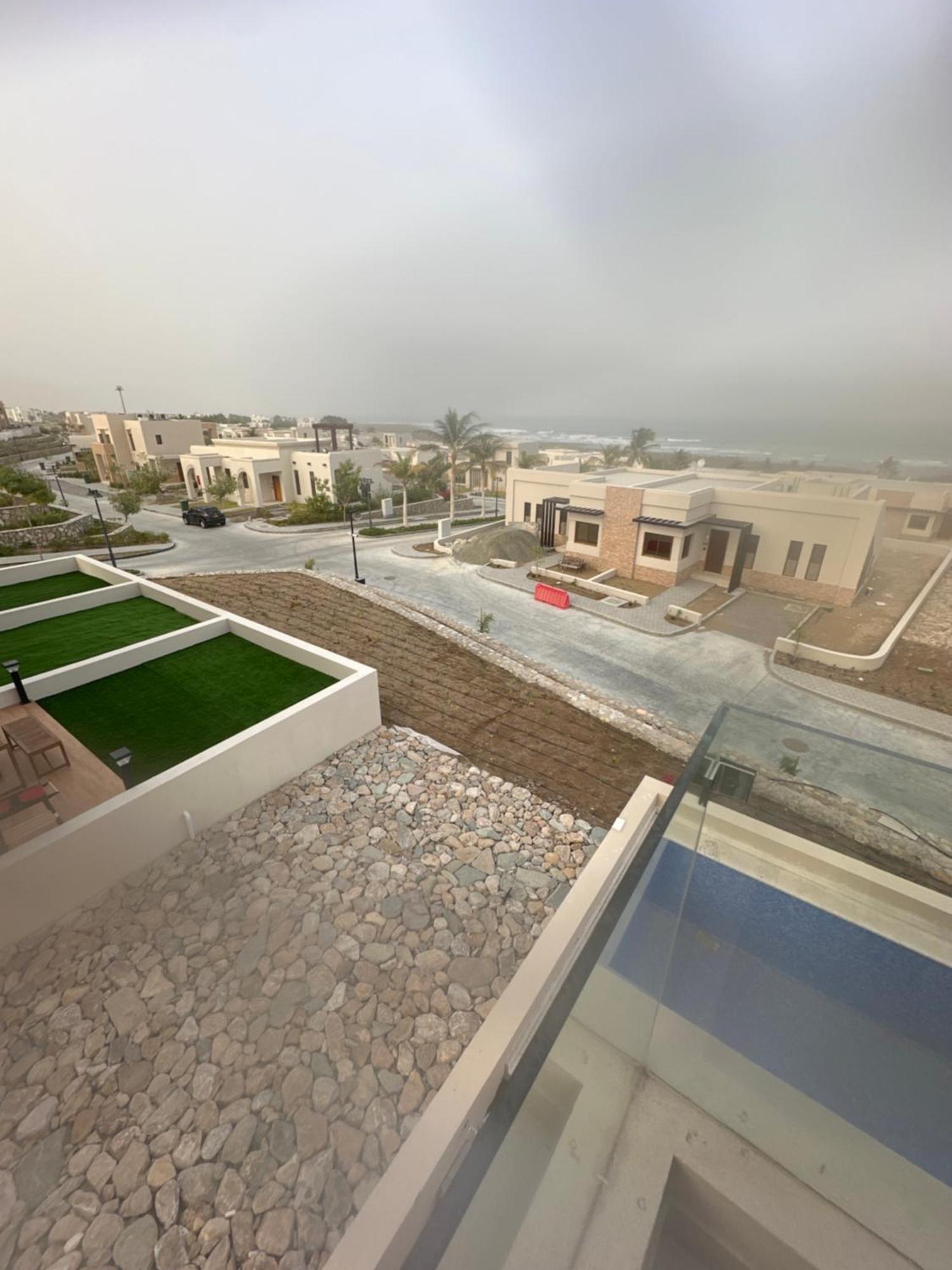 Front Views Apartment *